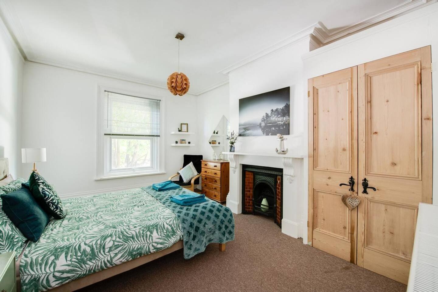 Family Friendly Flat Just Minutes From The Beach! Portsmouth Exterior photo